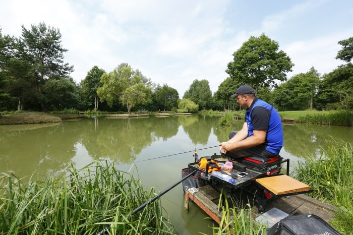 Menemukan spot memancing terbaik di sekitar Anda