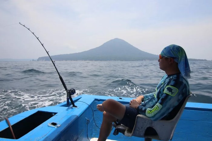 Tuna skipjack ikan nelayan nauru fisheries manado menangkap wwf penangkapan fishing beritabeta menyusut maluku lin kian pnbp kkp targetkan capai